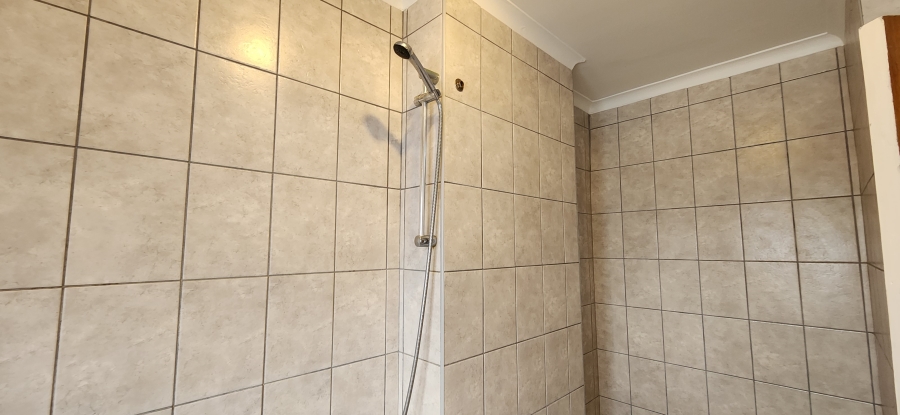 To Let 2 Bedroom Property for Rent in Claremont Western Cape